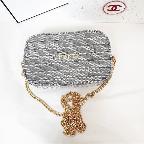 NEW CHANEL Holiday 2022 Woven Tweed Pouch Clutch -Converted To Crossbody Bag - Picture 7 of 13